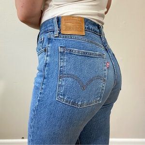 Levi’s Premium Wedgie Denim Jean Straight Leg Size 27